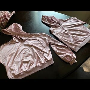 Satin look , hooded top